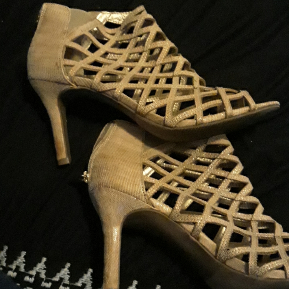 Heels - Picture 2 of 2